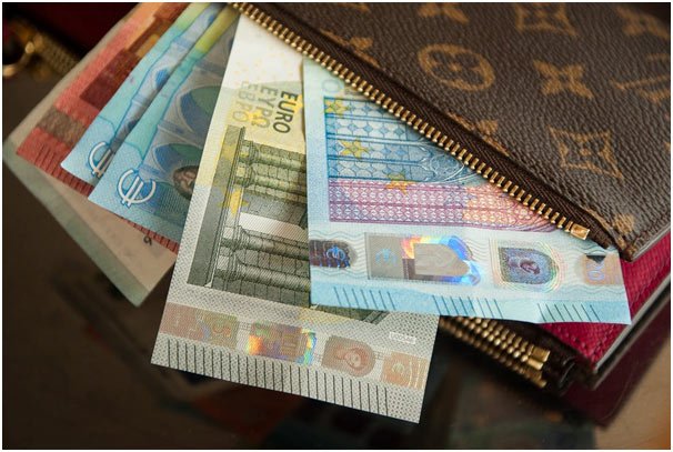 Image for 5 travel money tips to help you get the best deals