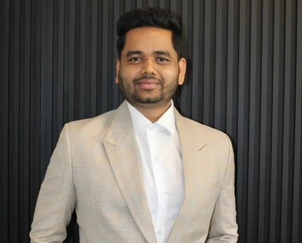 Portrait of Abdul Jaleel Dudekula, a tech leader in retail and finance - Global Banking & Finance Review