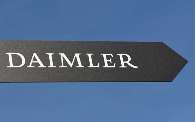 Image for Daimler to keep 35% stake as trucks business goes solo