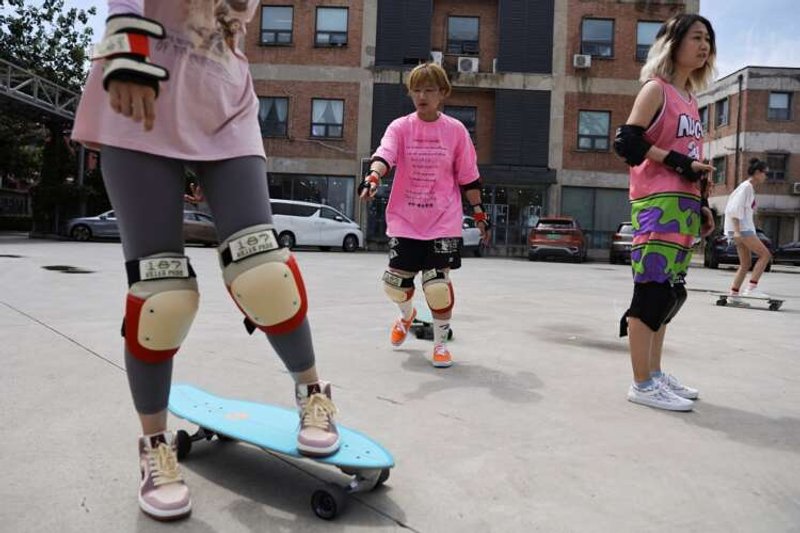 Image for Amid COVID shutdowns, Chinese women flock to skateboarding