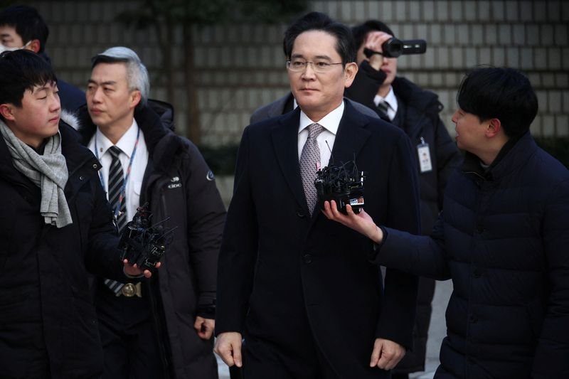 Image for The legal challenges faced by Samsung chief Jay Y Lee
