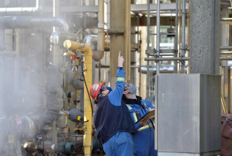 Image for Canada’s move away from fossil fuels threatens 450,000 jobs