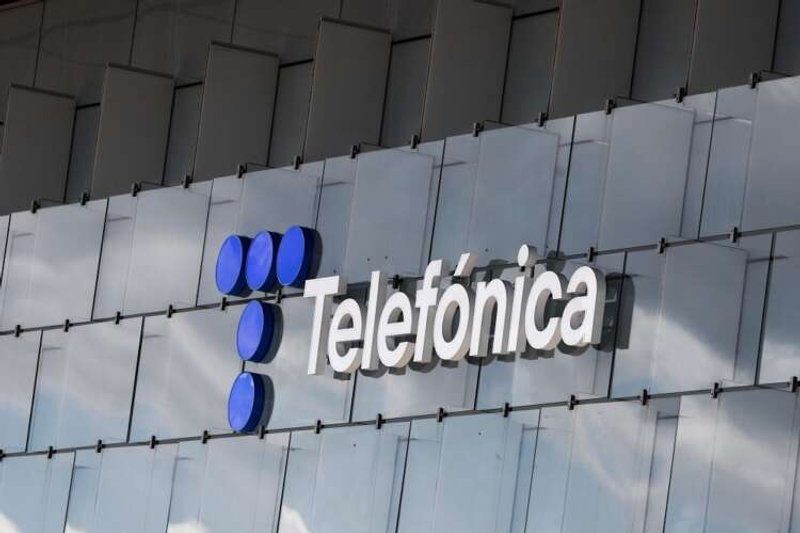 Image for Spain’s Telefonica raises annual forecast, posts 320 million euro Q2 profit