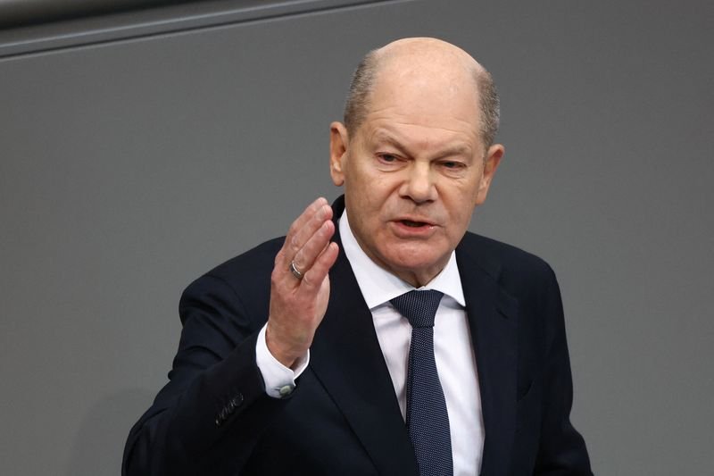 German Chancellor Olaf Scholz discusses Ukraine conflict solutions - Global Banking & Finance Review