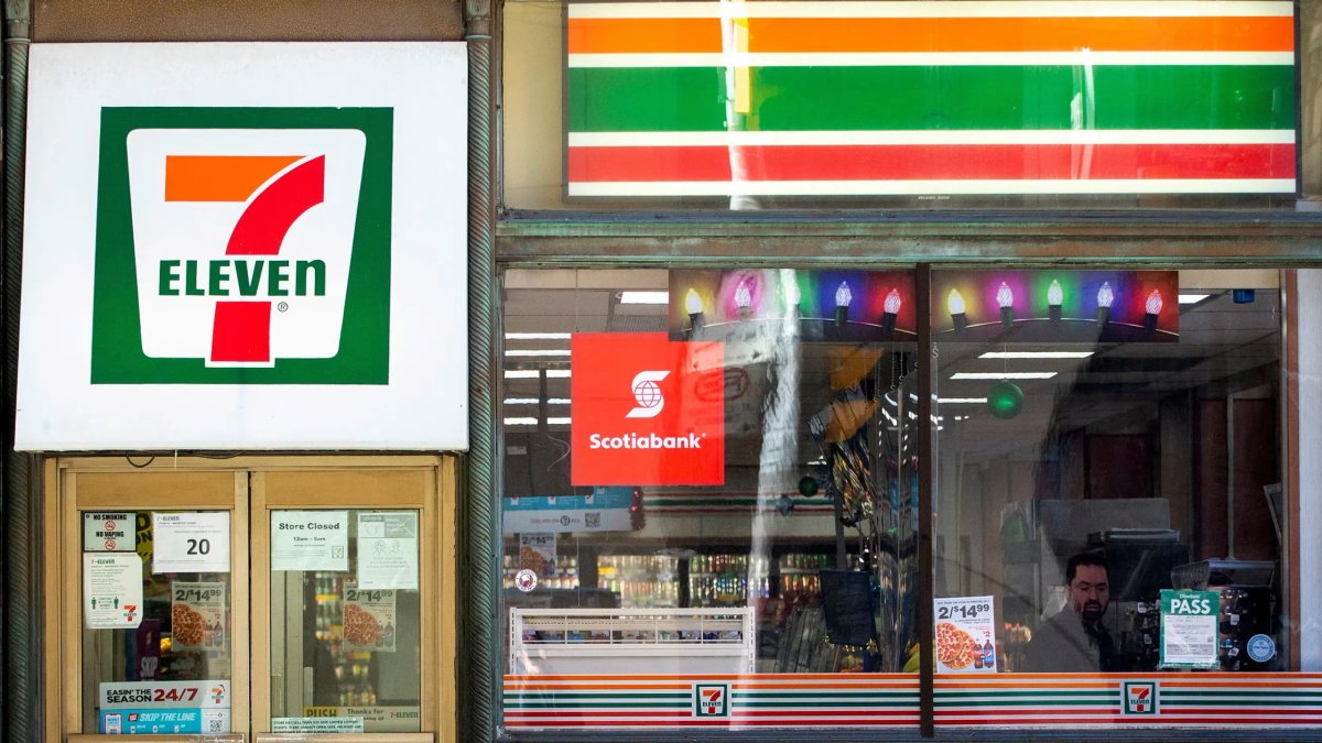 7-Eleven store exterior showcasing global expansion strategy - Global Banking & Finance Review