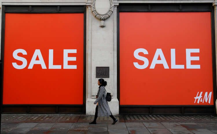 Image for UK retailers turn positive on sales hopes after bleak winter