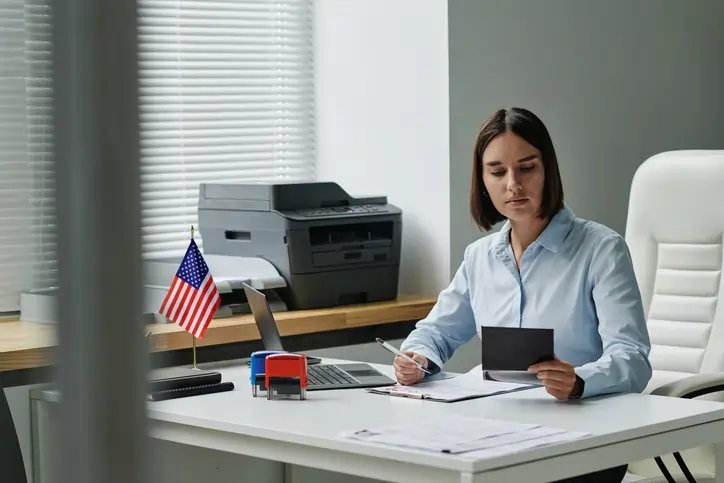 Illustration of I-9 verification process in finance institutions - Global Banking & Finance Review