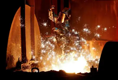 Image for German industrial orders rise on strong domestic demand in February