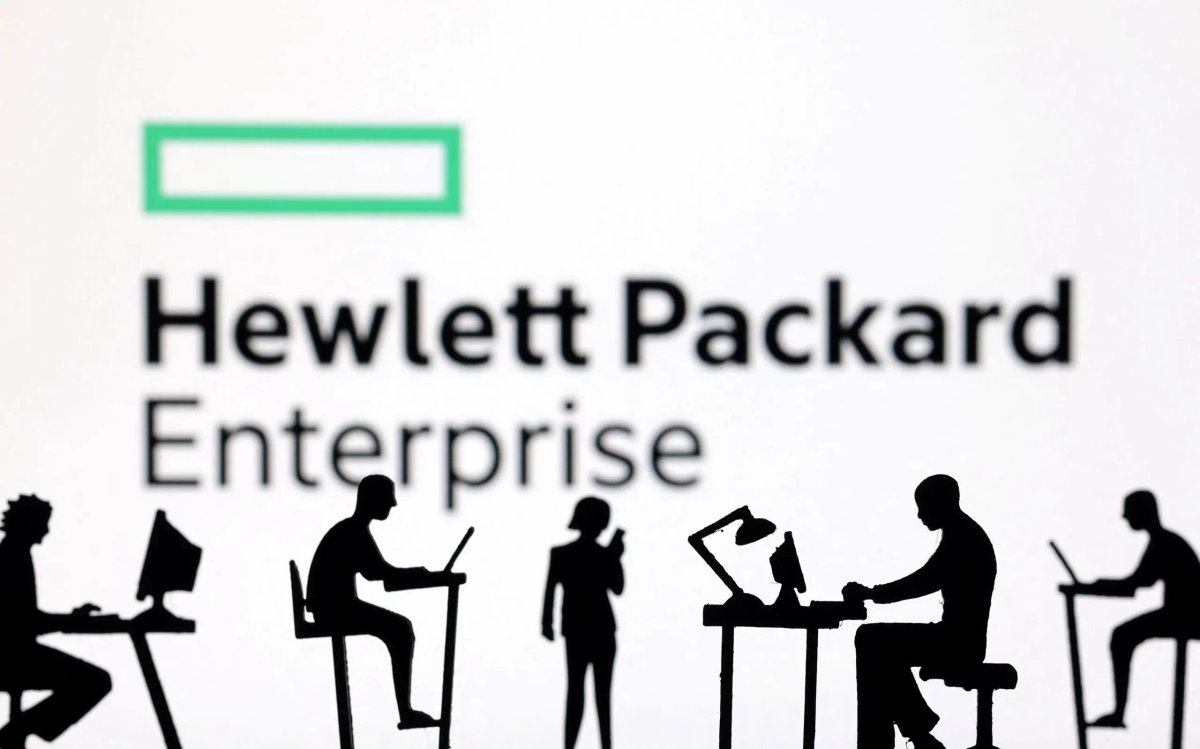 Graph illustrating Hewlett Packard Enterprise's Q2 revenue decline amid weak networking demand - Global Banking & Finance Review
