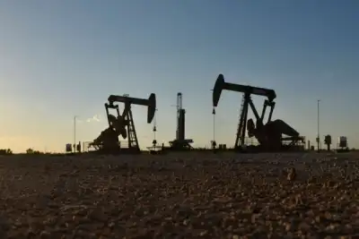 Image for U.S. crude hits one-year highs after U.S. stock drawdown