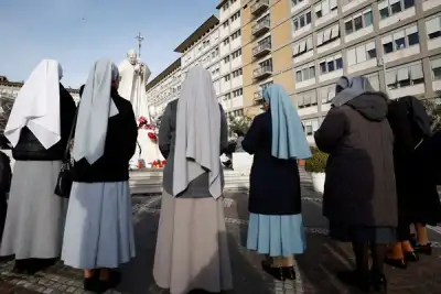 Image for Pope Francis still critical but shows 'slight improvement', Vatican says