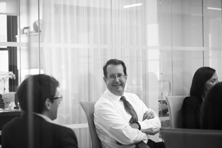 Graph depicting growth in litigation finance acceptance among lawyers and CFOs - Global Banking & Finance Review