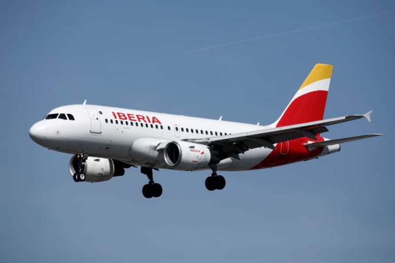 Image for Iberia expects July flight traffic to hit 60% of 2019 level