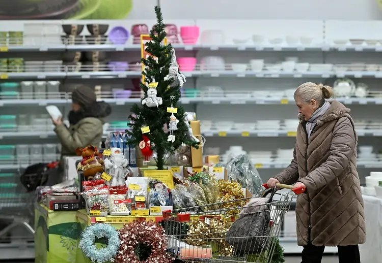 Grocery store shelves with rising prices affecting festive shopping in Russia - Global Banking & Finance Review