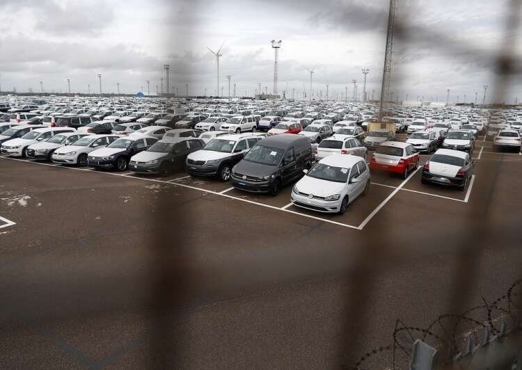 Image for UK auto industry cuts 2022 outlook on supply snags, rising cost of living