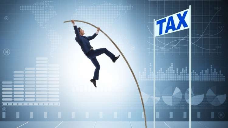 Self-employed tradesperson managing tax concerns during Covid-19 - Global Banking & Finance Review