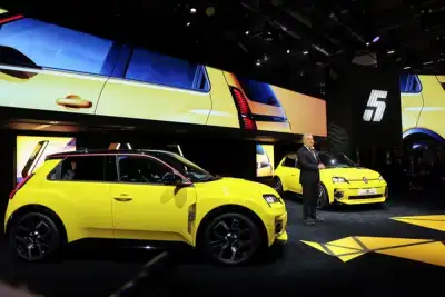 Image for EU kicks off auto support plan as carmakers blast fines