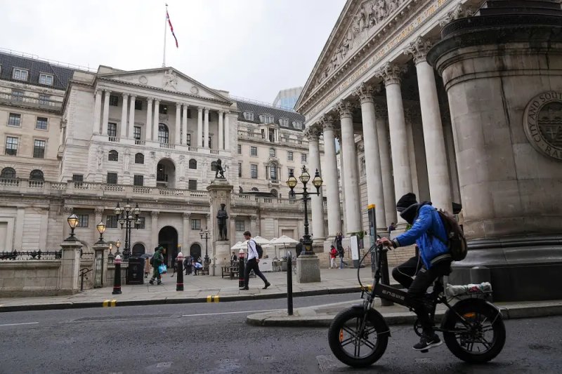 Image for Bank of England eyes growth with lighter bank capital reforms for UK lenders