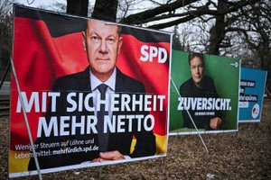 Illustration depicting Russia-linked AI websites attempting to mislead German voters - Global Banking & Finance Review