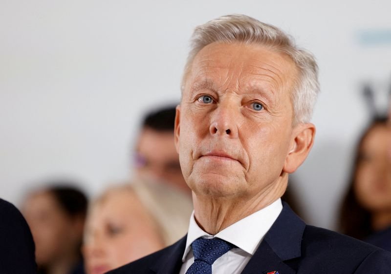 Austrian People's Party logo amid pressure on conservatives over far-right coalition talks - Global Banking & Finance Review