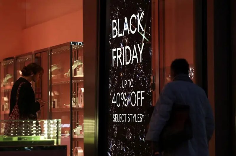 Image for UK retailers report weakest sales since April, BRC survey shows