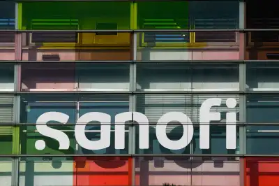Image for Sanofi profit slips on generic competition and currency effects