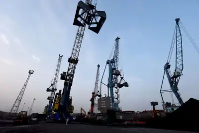 Image for Traders offer March-delivery Russian oil to India at narrower discounts, sources say