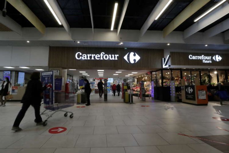 Image for Retailer Carrefour eyes more savings as 2020 core profits rise