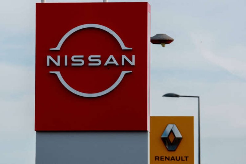 Image for Nissan seals Renault deal, now faces hard yards in China