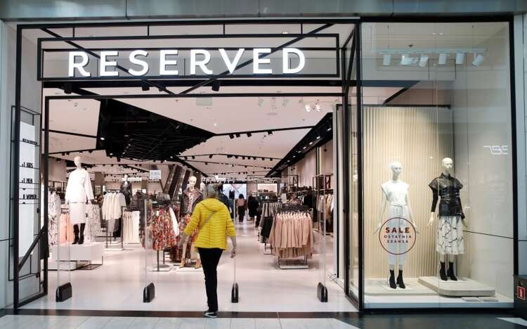 A fashion retailer shop in Warsaw, symbolizing Western companies navigating sales in Russia - Global Banking & Finance Review