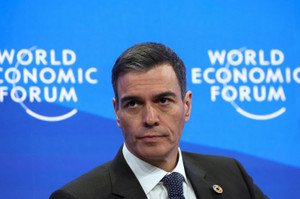 Spanish PM Pedro Sanchez speaks at Davos about social media accountability - Global Banking & Finance Review