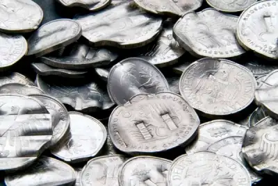 Image for Which Is Better: Physical Silver Or Silver ETFs?