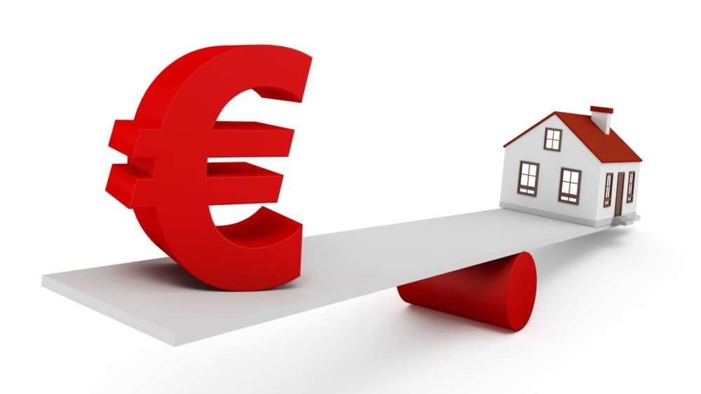 Investors analyzing real estate trends during coronavirus impact on UHNWIs - Global Banking & Finance Review