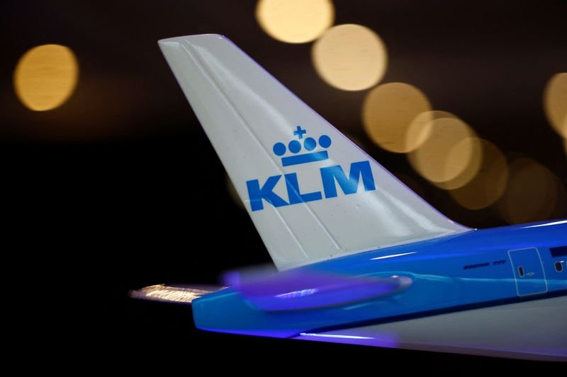 Image for Dutch airline KLM scraps 250 office jobs in profitability drive