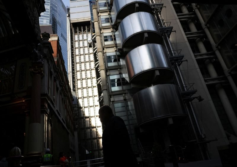 Image for Gloom deepens among UK businesses, Lloyds survey shows