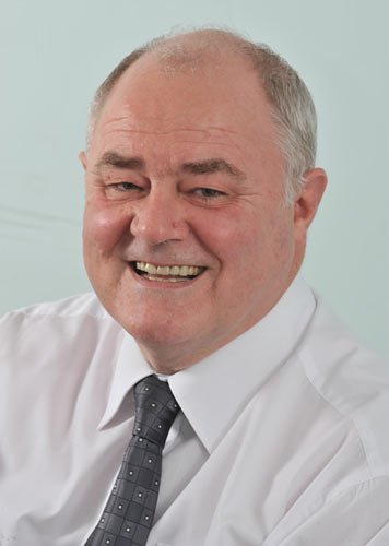 Illustration of corresponsal banking services aiding unbanked populations - Global Banking & Finance Review