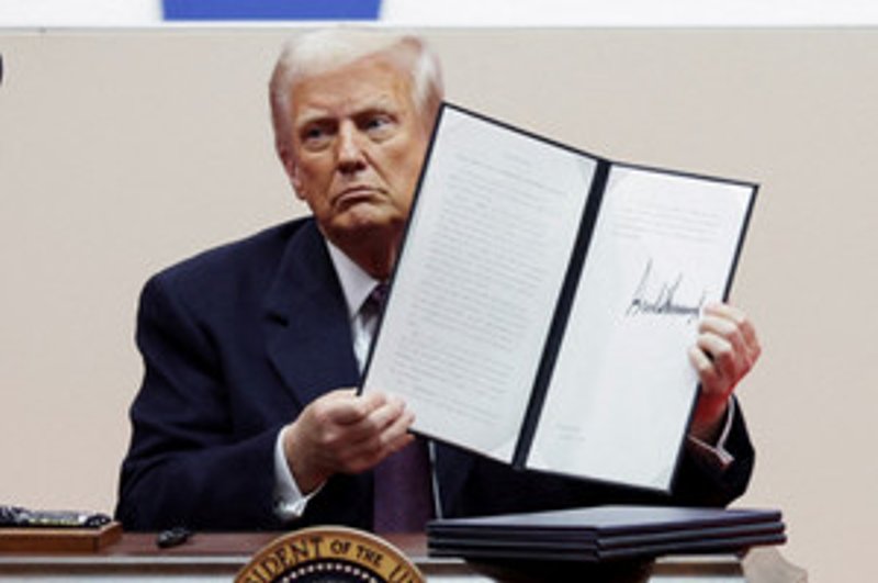 Image for Trump revokes Biden executive order on addressing AI risks
