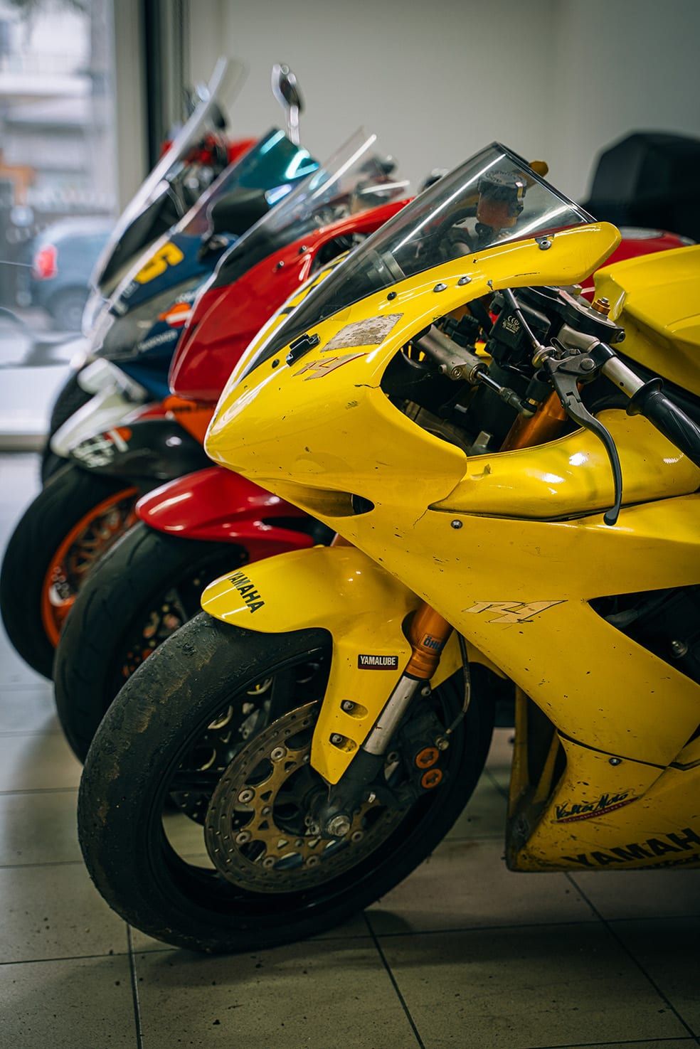 Motociclete depozitate în atelierul KFR Motors