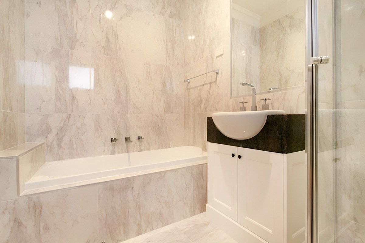 Bathroom in the Oakleigh townhouses