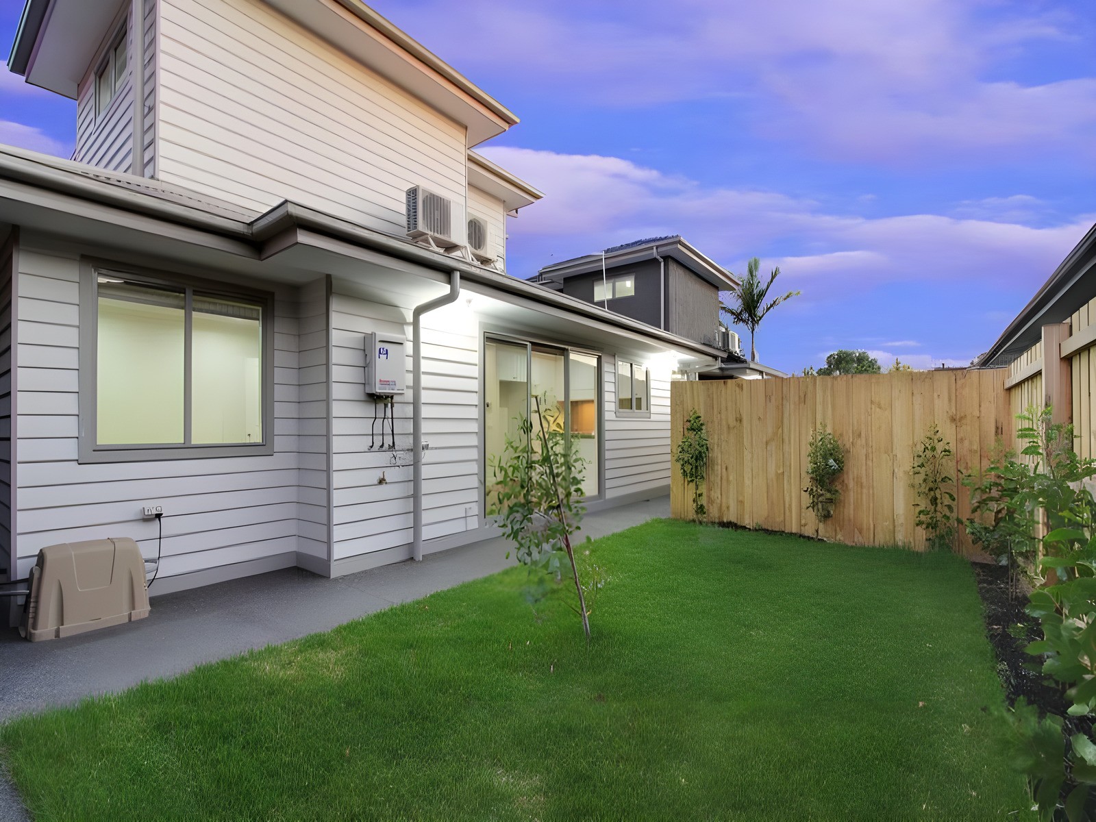 Side of the Oakleigh townhouses