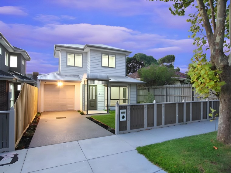 Front of the Oakleigh townhouses