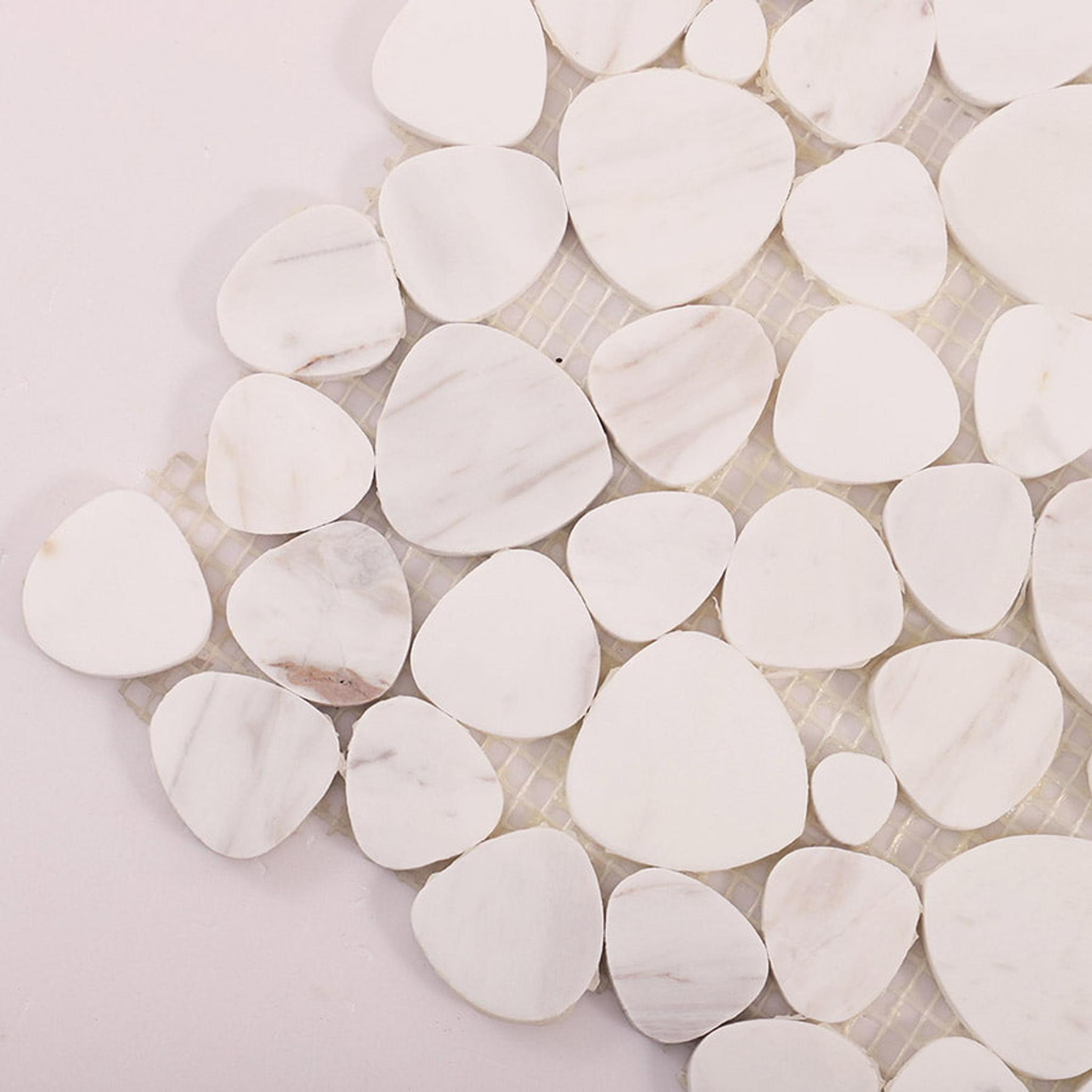 White Sliced Flat Pebble Marble Mosaic Tiles — mosaic ghép nghệ thuật bằng đá marble trắng