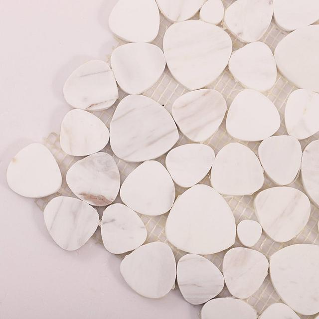 White Sliced Flat Pebble Marble Mosaic Tiles — mosaic ghép nghệ thuật bằng đá marble trắng