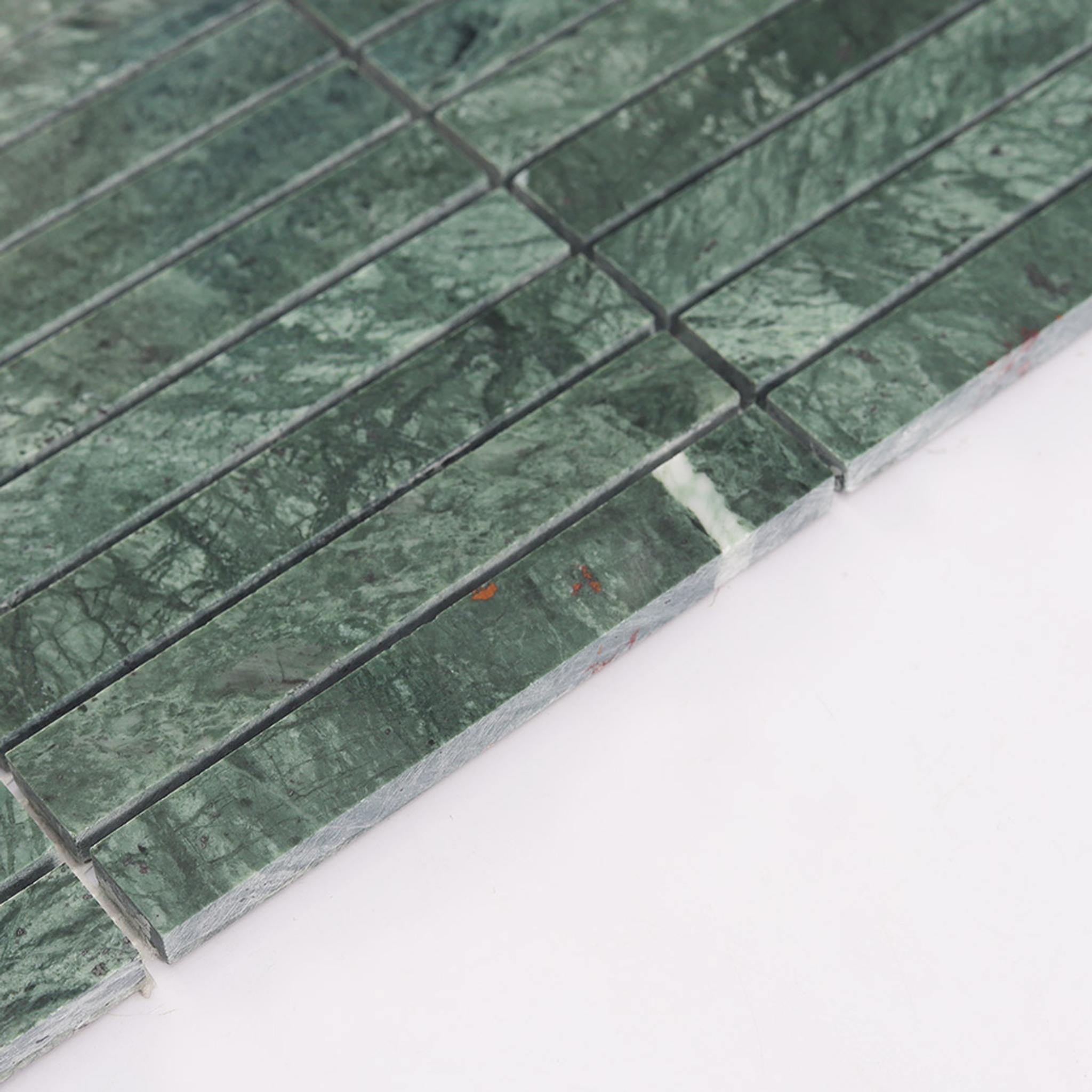 Green Marble Vertical Strip Tile Mosaic Kitchen Backsplash — mosaic thanh dài (linear) bằng đá marble xanh lục
