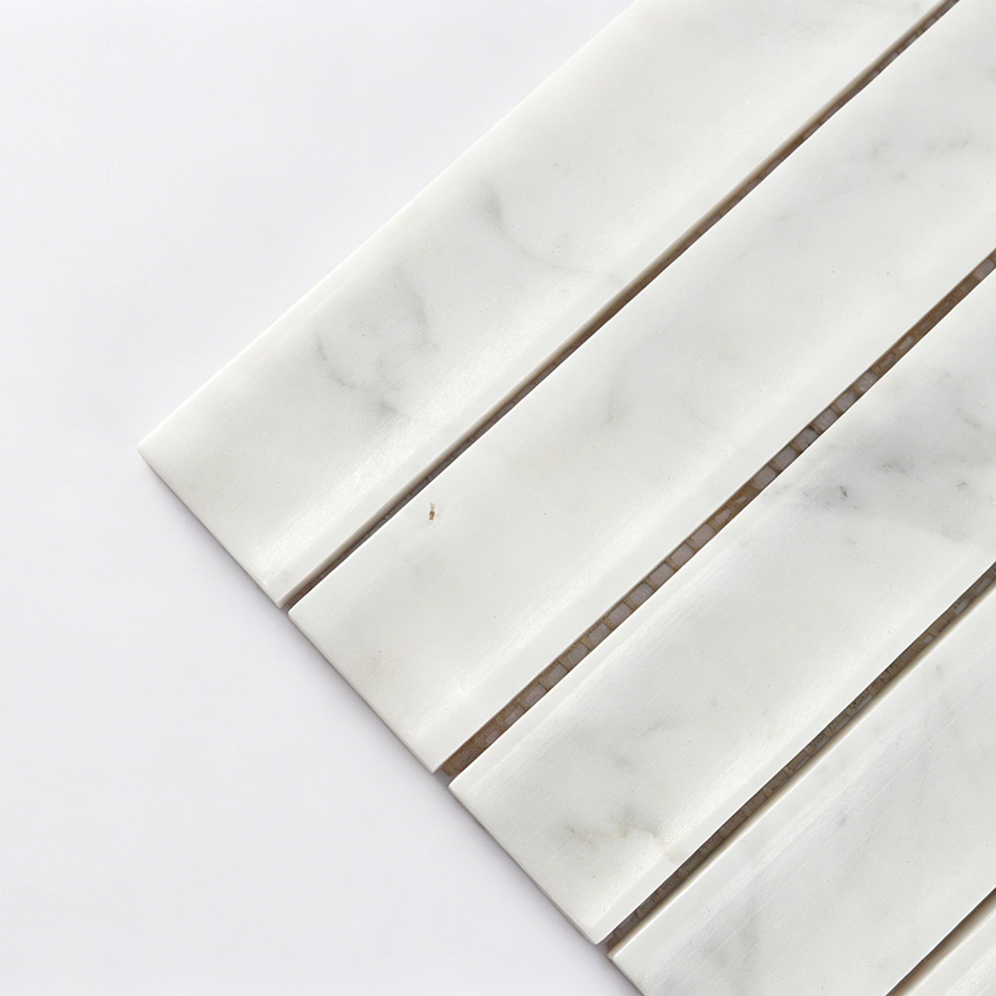 3D White Marble Curved Fluted Mosaic Bathroom Wall Tile — mosaic rãnh sọc (fluted) bằng đá marble trắng