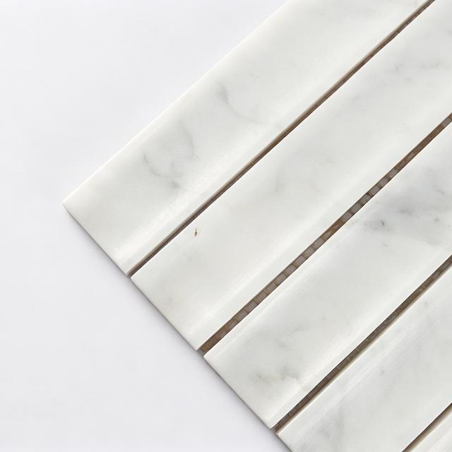 3D White Marble Curved Fluted Mosaic Bathroom Wall Tile — mosaic rãnh sọc (fluted) bằng đá marble trắng