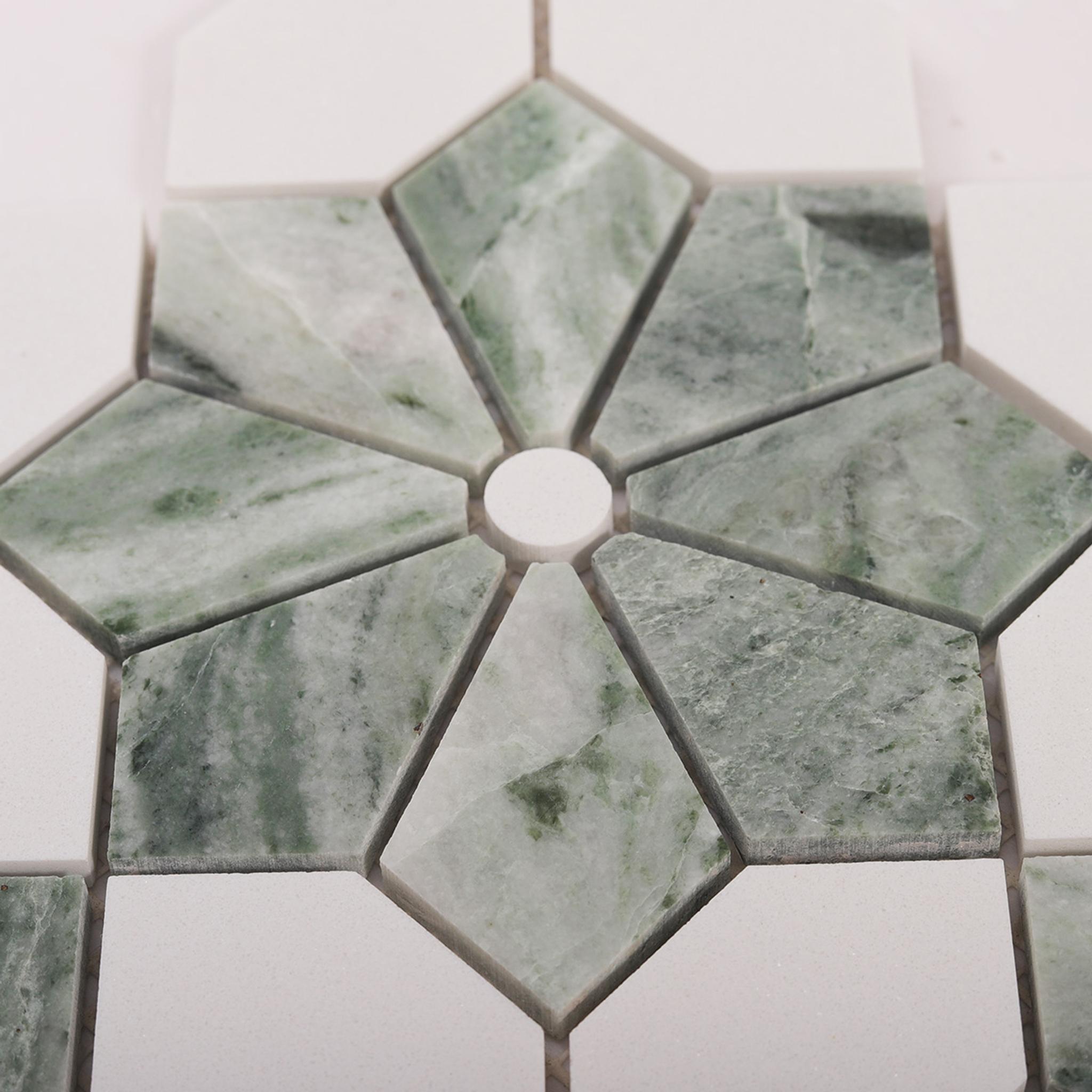 Green and White Floral Marble Mosaic Tiles with Round Center — mosaic tròn (penny round) bằng đá marble trắng & xanh lục
