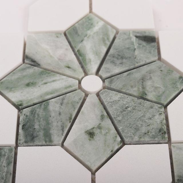 Green and White Floral Marble Mosaic Tiles with Round Center — mosaic tròn (penny round) bằng đá marble trắng & xanh lục