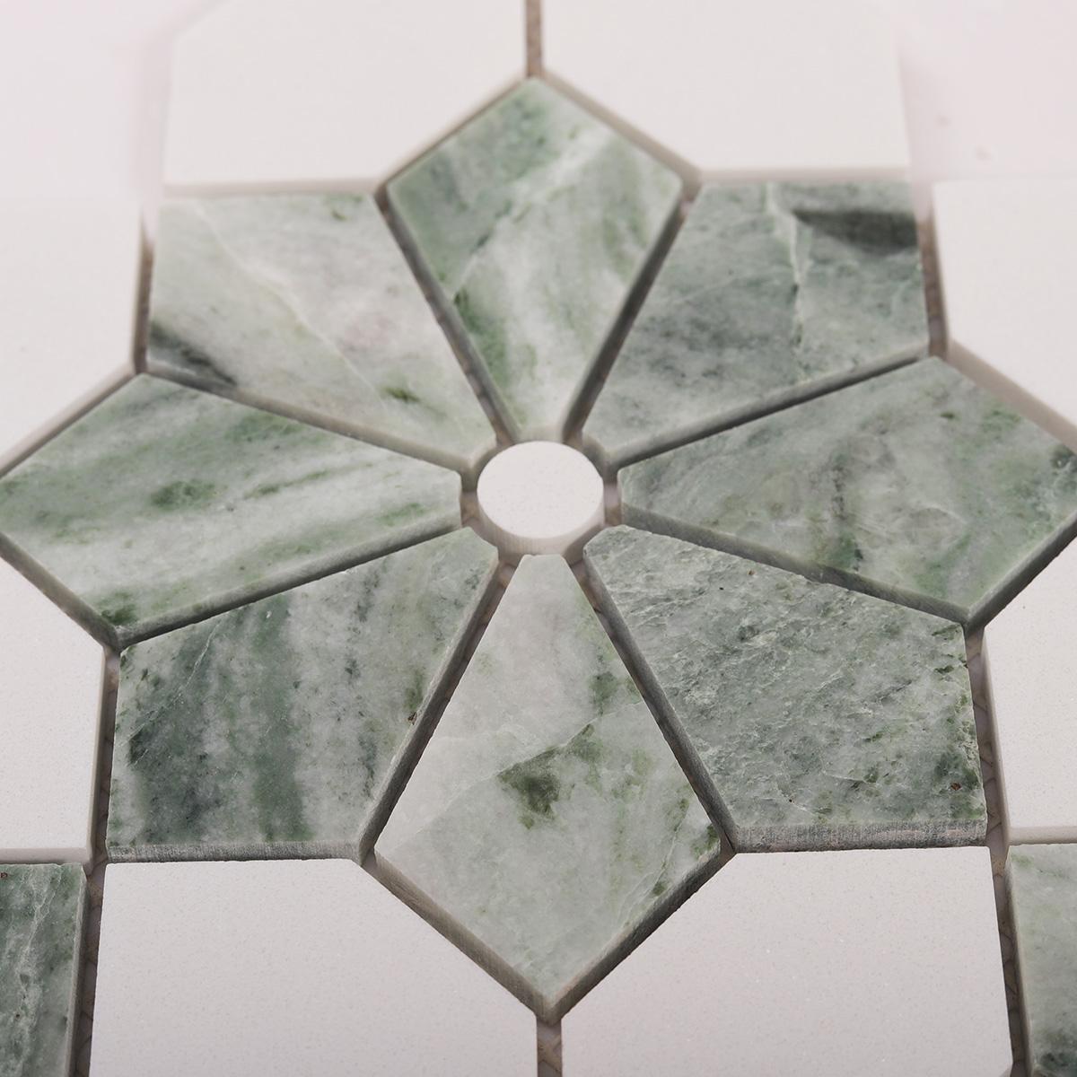 Green and White Floral Marble Mosaic Tiles with Round Center — mosaic tròn (penny round) bằng đá marble trắng & xanh lục