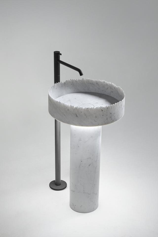 Lavabo Flow đặt sàn — lavabo đá tự nhiên Rochelle